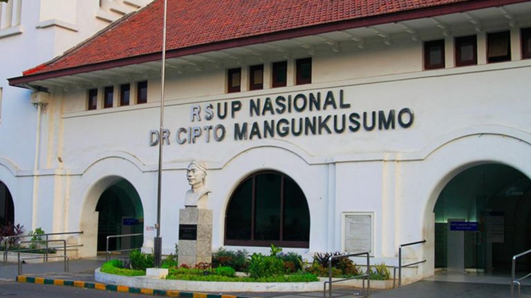 070362000_1454567987-20160204-FRumah-Sakit-Cipto