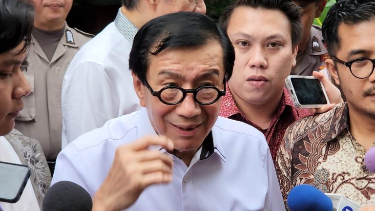 yasonna-laoly-ungkap-profesionalitas-kpk-usai-diperiksa-18122024-181816