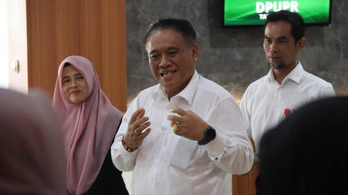 Sekretaris-Daerah-Kabupaten-Blora-Komang-Gede-Irawadi-tengah